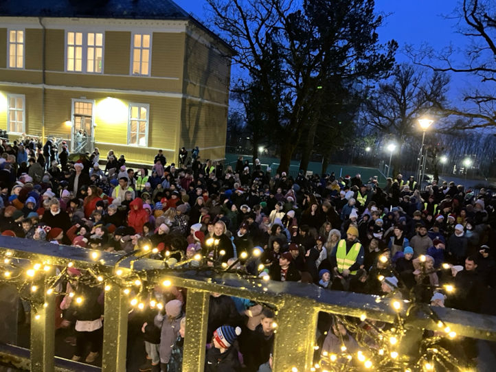 Samling i skolegården