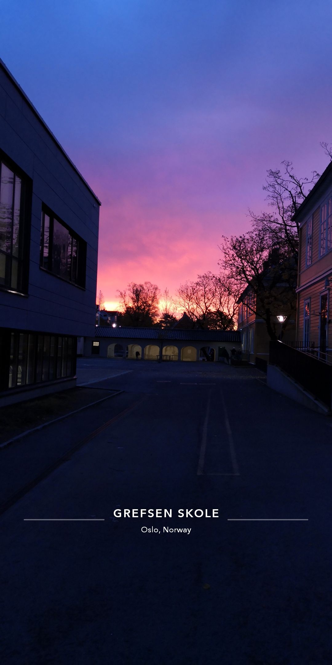 Soloppgang i skolegården