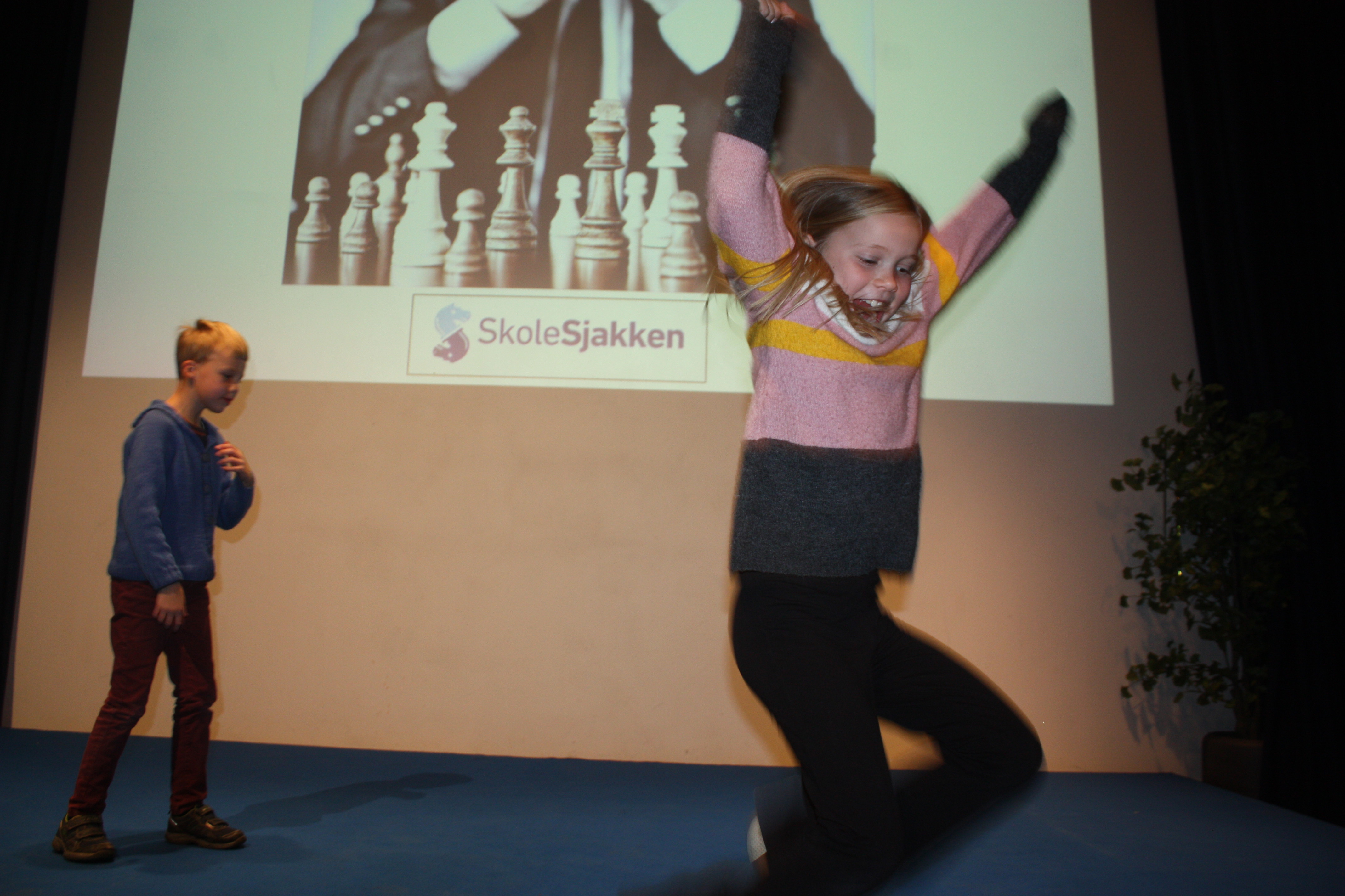 Foto: Sjakk er hoppende gøy! Sjakk er hoppende gøy!